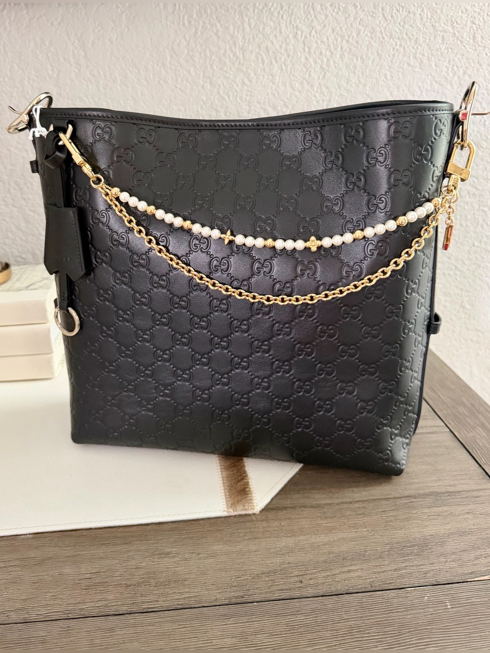 Gucci Black Embossed GG Leather Shoulder Bag - Picture 6 of 6